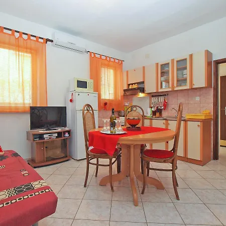 Vladimira 1569 Appartamento Pola