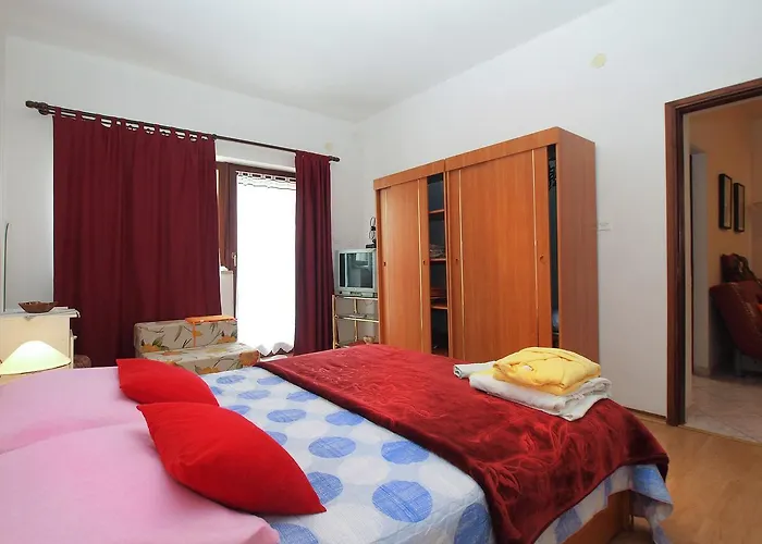 Vladimira 1569 Apartment