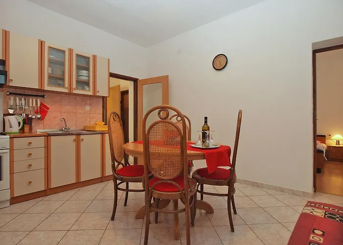 Vladimira 1569 * Pula